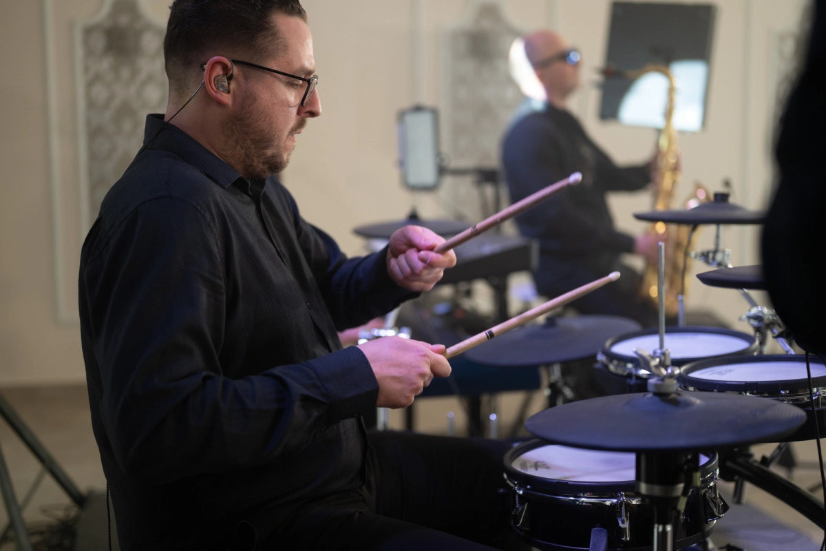 Six Band – Zespół Muzyczny na Wesele z Klasą