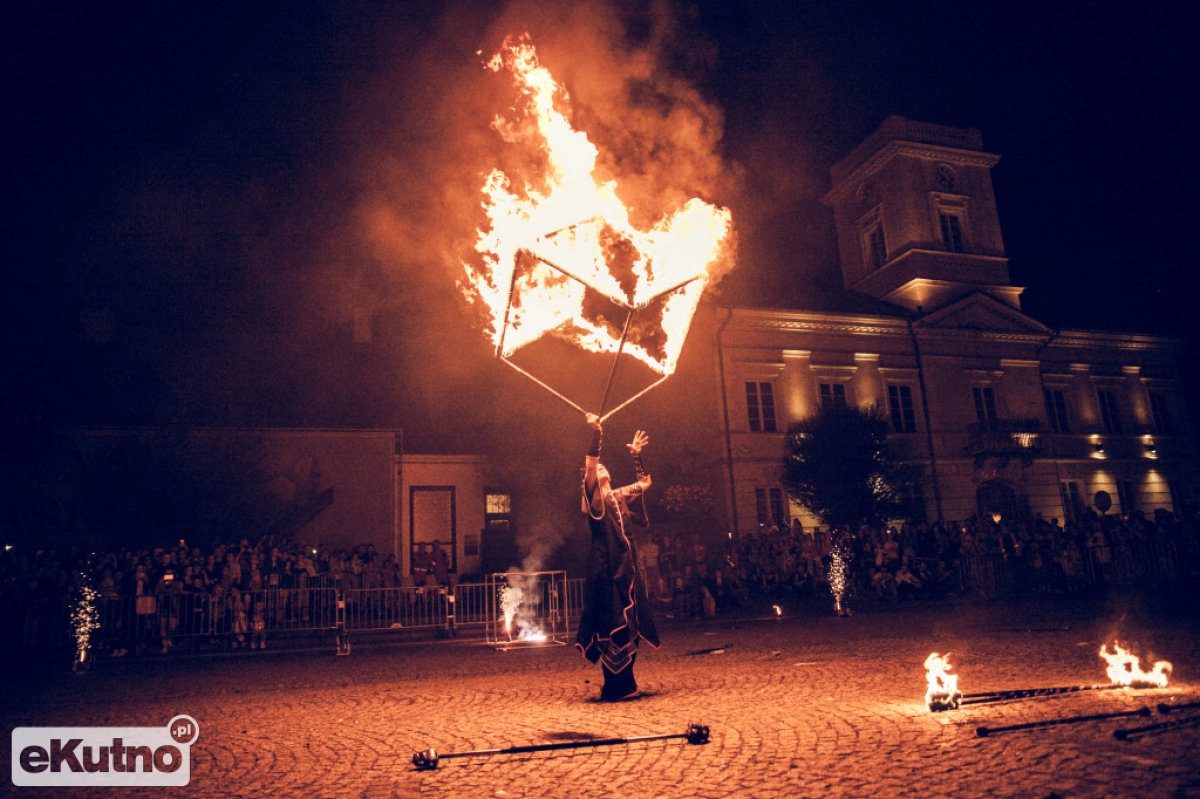 Widowiskowe pokazy fireshow