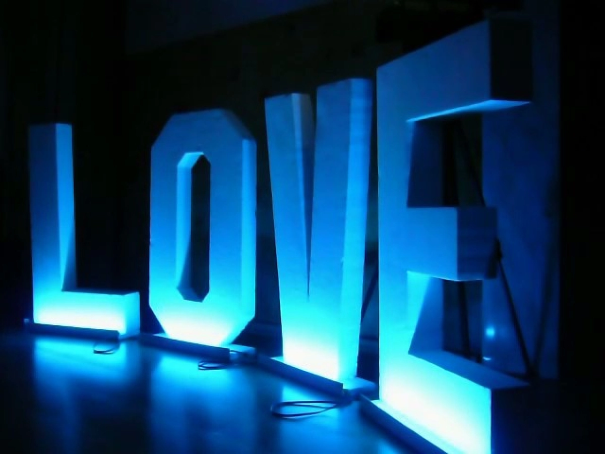 Fotościanka HAPPY-TELEDYSK i NAPIS "LOVE" GRATIS!