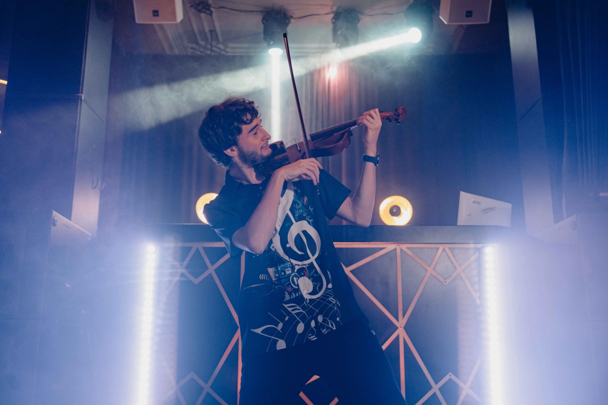Sebastian Smoleń Music