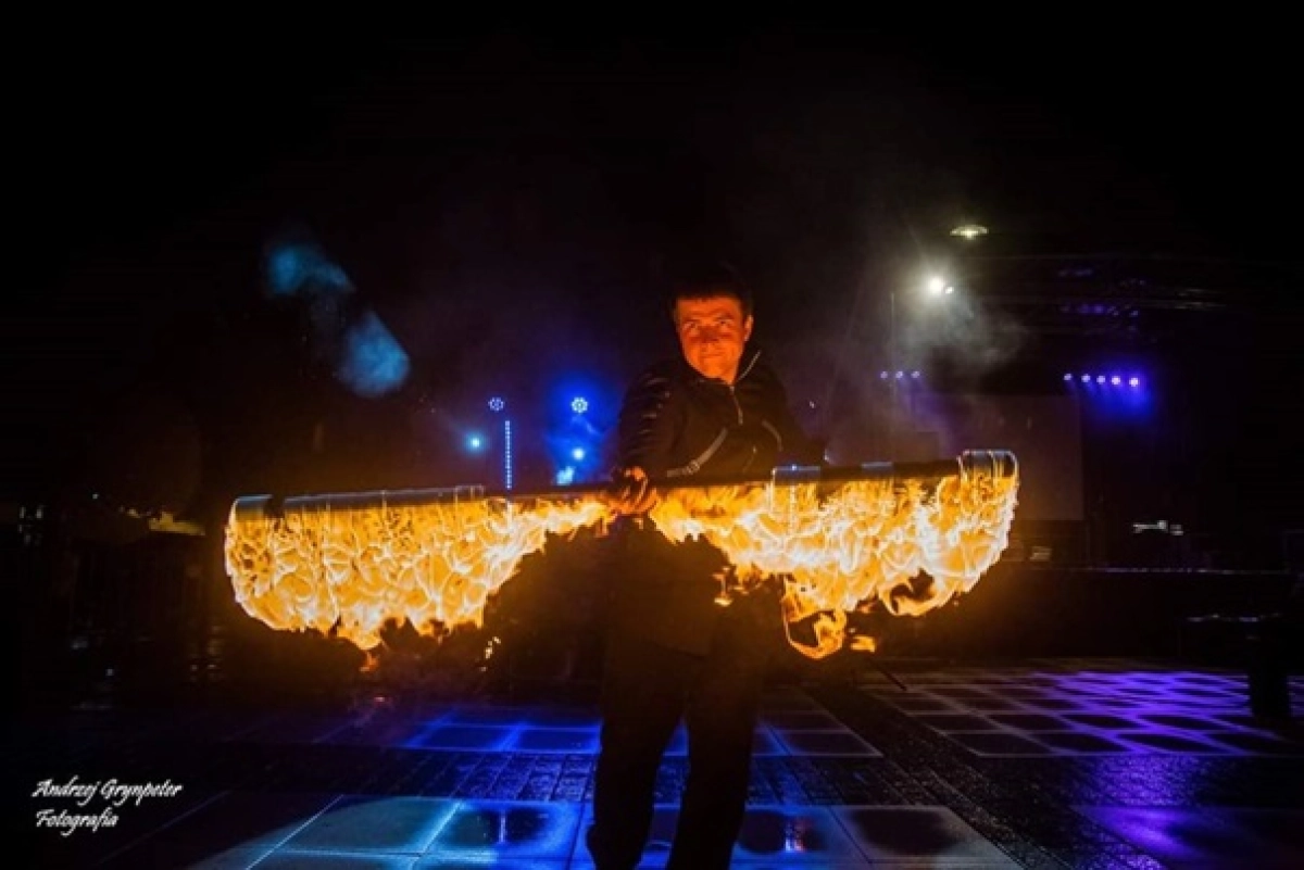 FIRESHOW pokaz ognia LEDSHOW pokaz ledowy