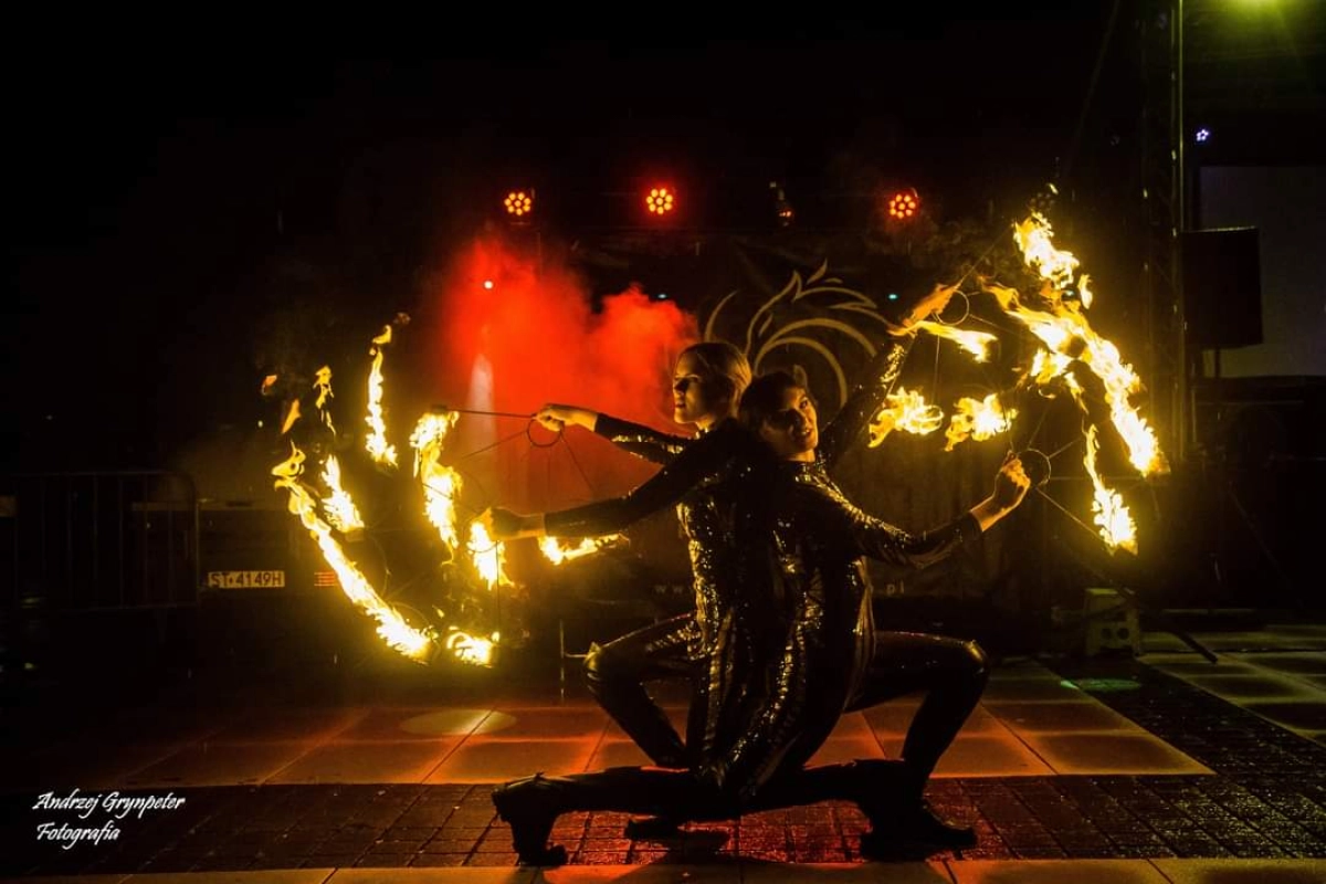 FIRESHOW pokaz ognia LEDSHOW pokaz ledowy