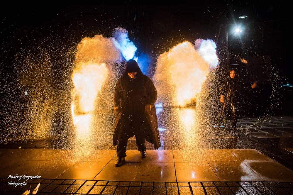 FIRESHOW pokaz ognia LEDSHOW pokaz ledowy