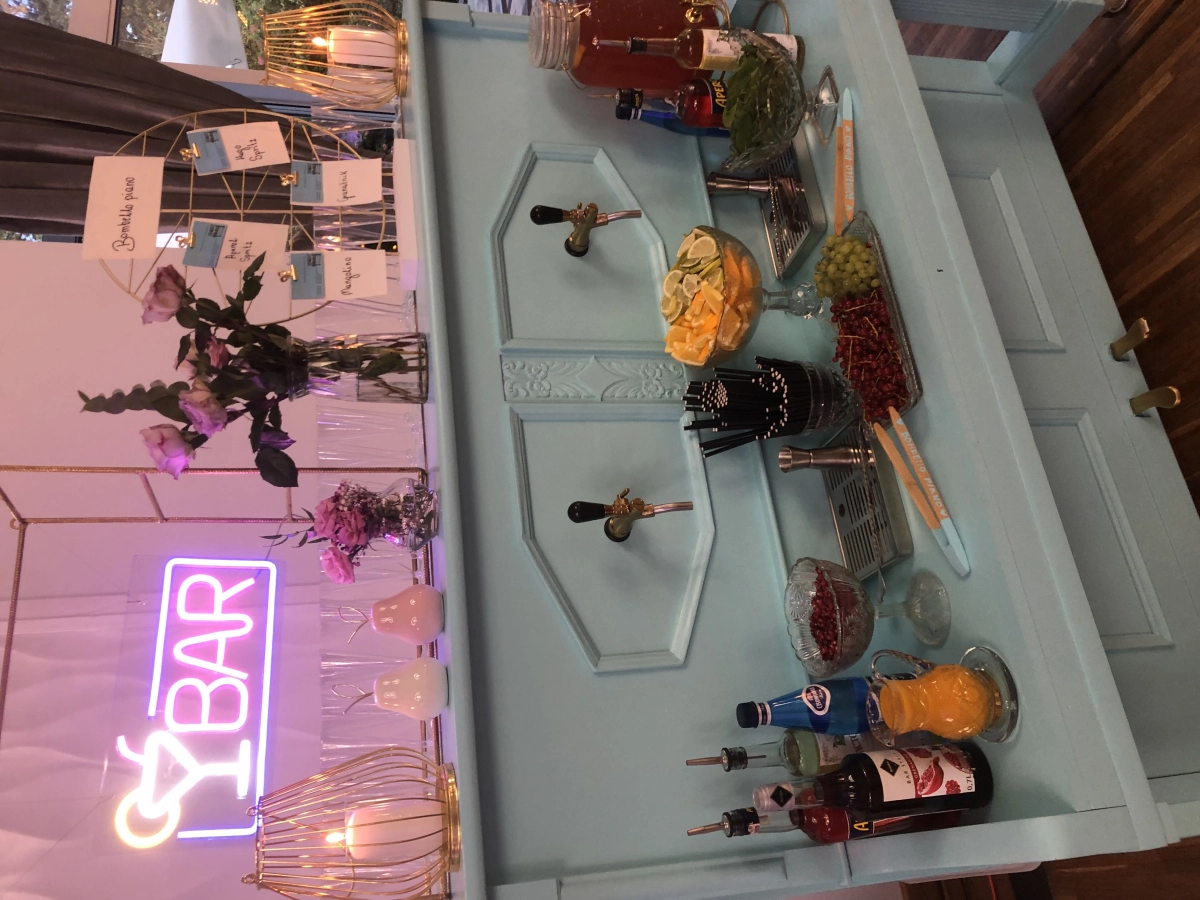 Bombello piano | Prosecco piano | Drink bar