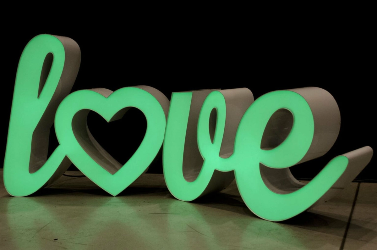napis świecący LOVE led RGB