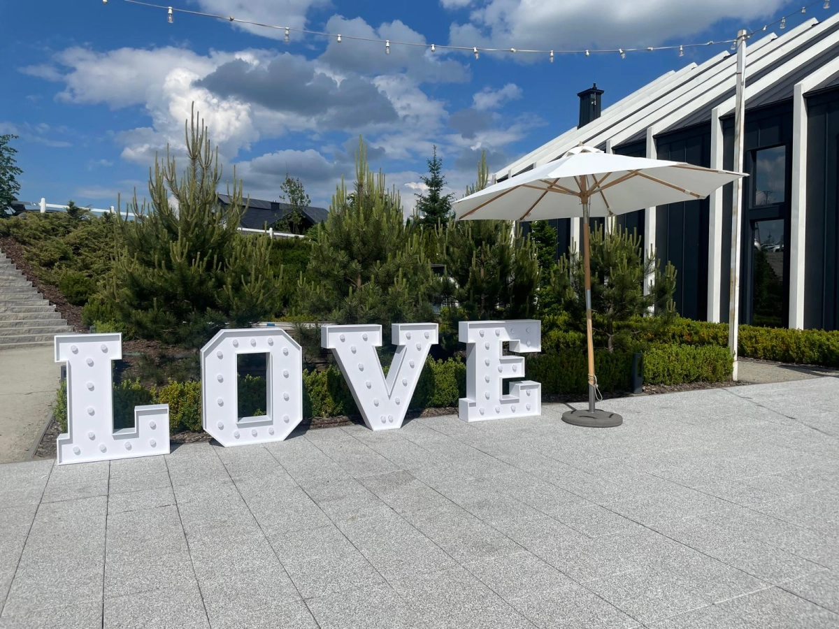 Duży napis LOVE (400cm) wynajem — Dekoracje ślubne — Lublin